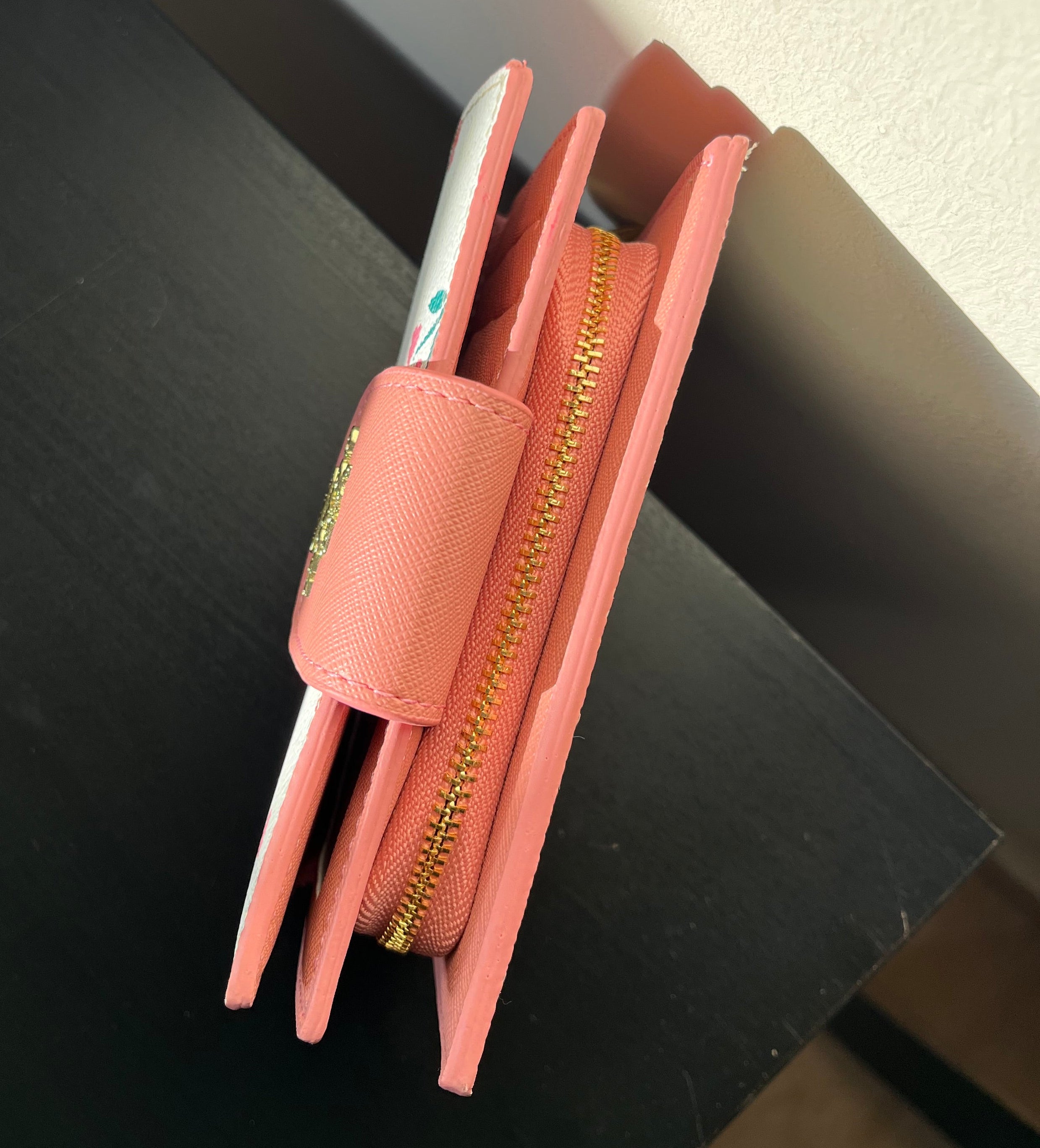 Coach women’s pouch ( white )