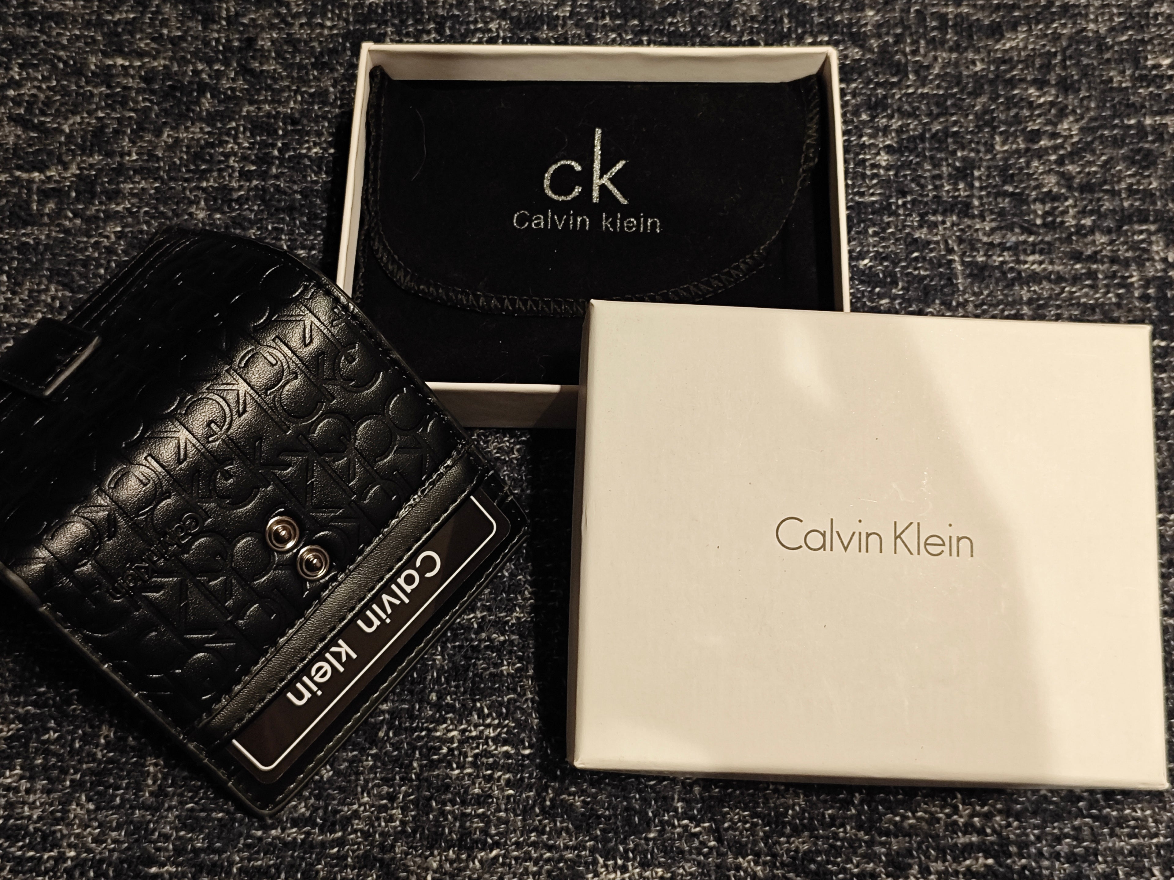 CALVIN KLIEIN CARD HOLDER