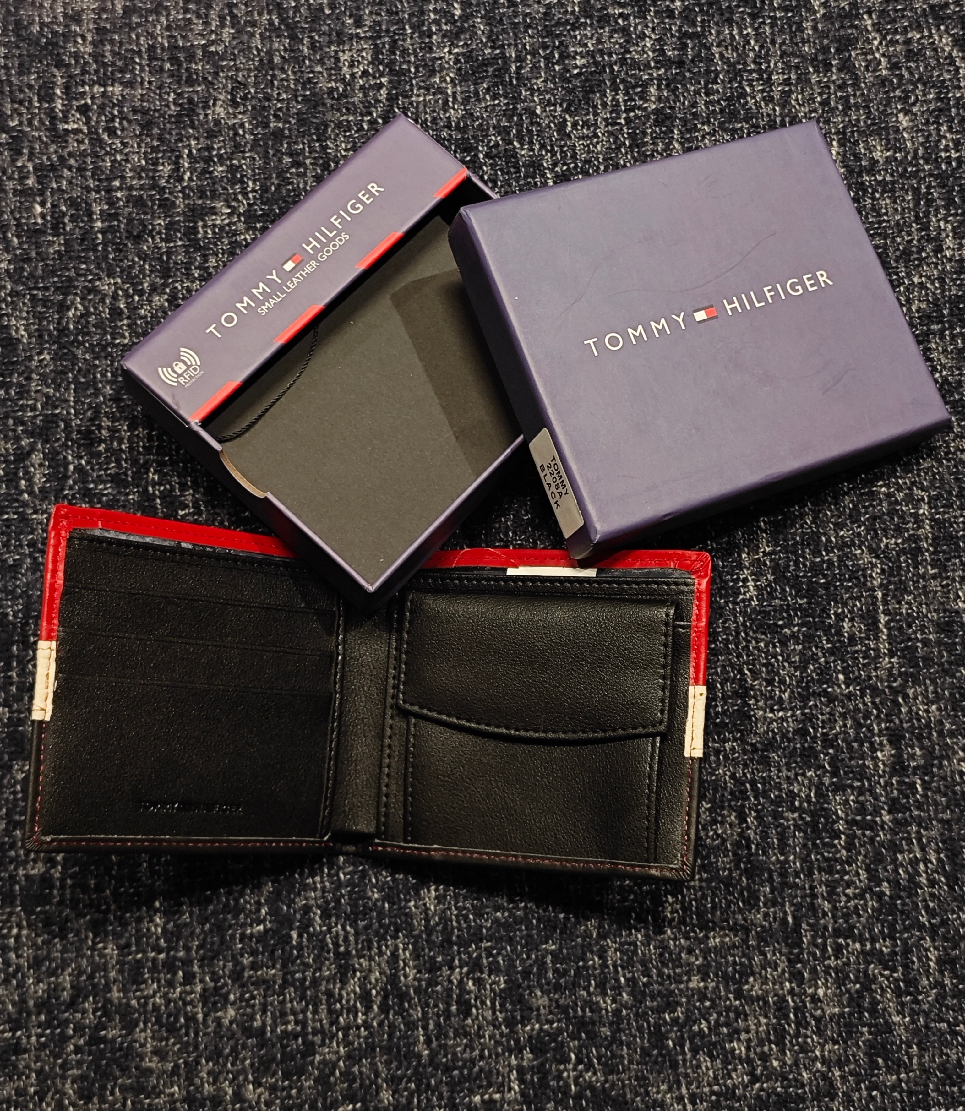 TOMMY WALLET