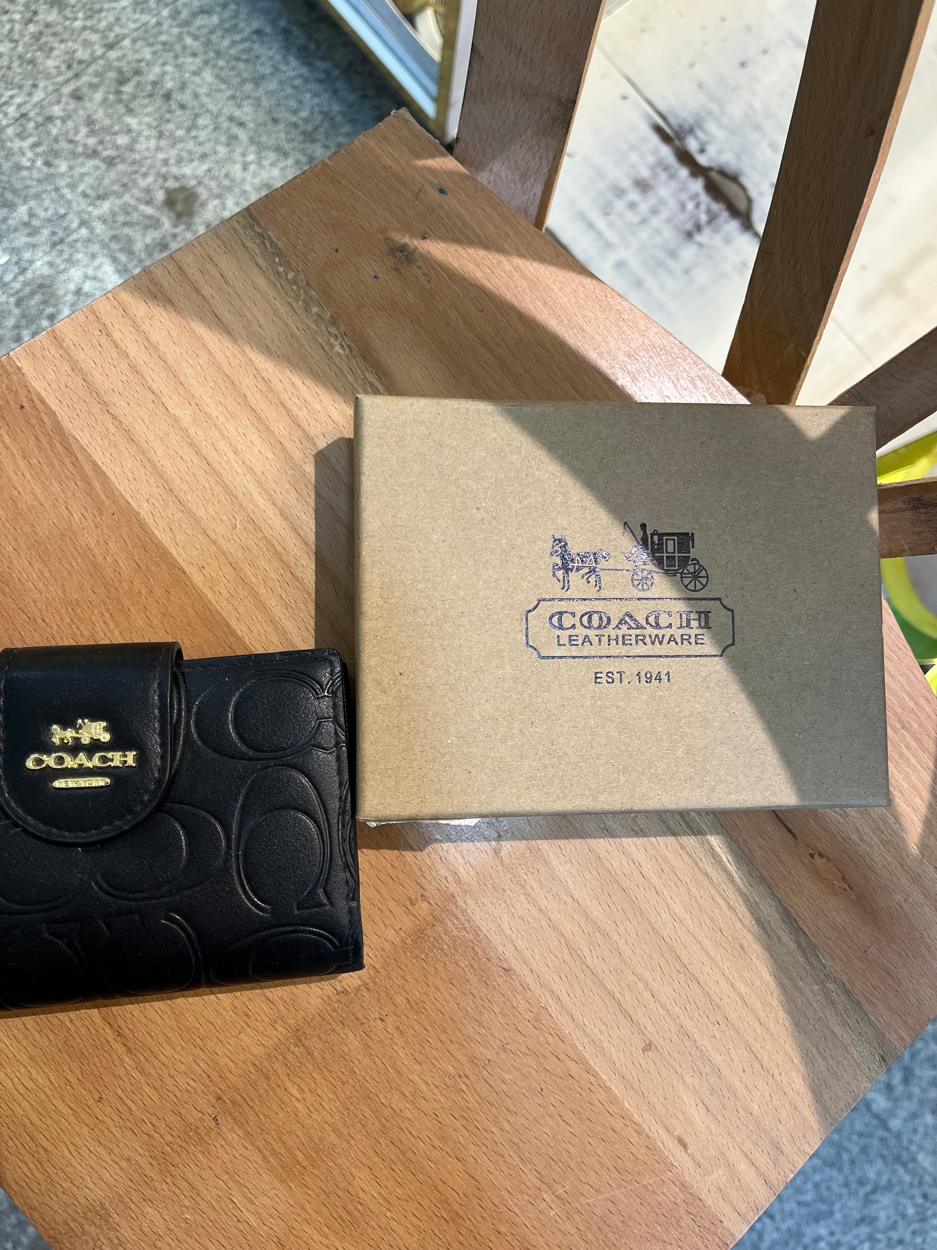 Coach women’s pouch ( matte black